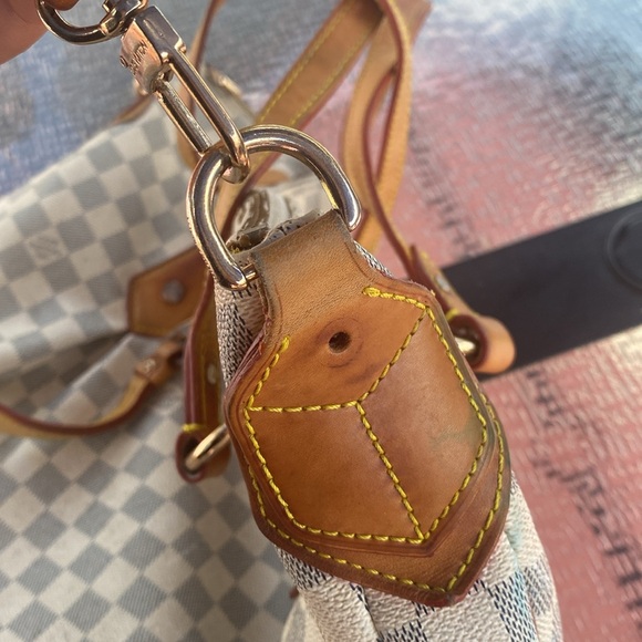 Louis Vitton large bag - Picture 6 of 17